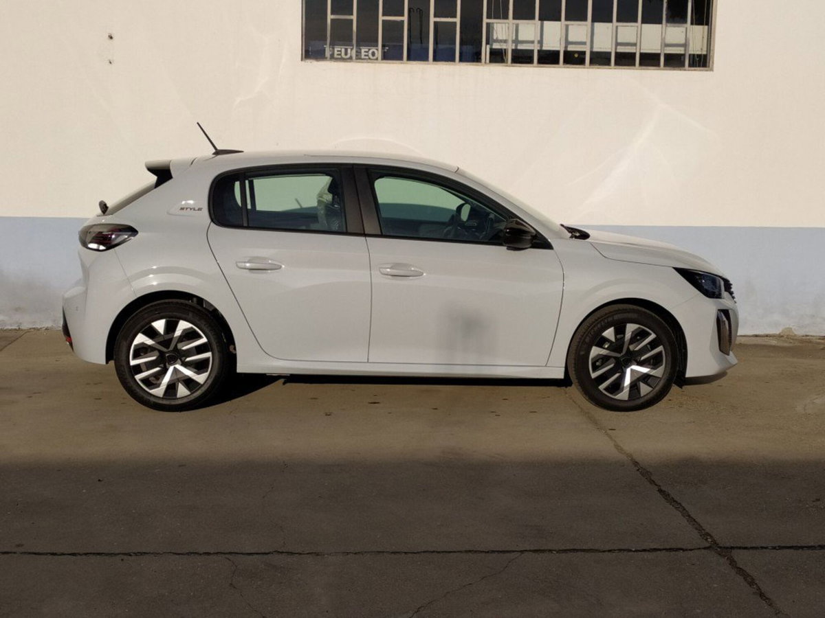 Peugeot 208 1.2 turbo Style 100cv (15)