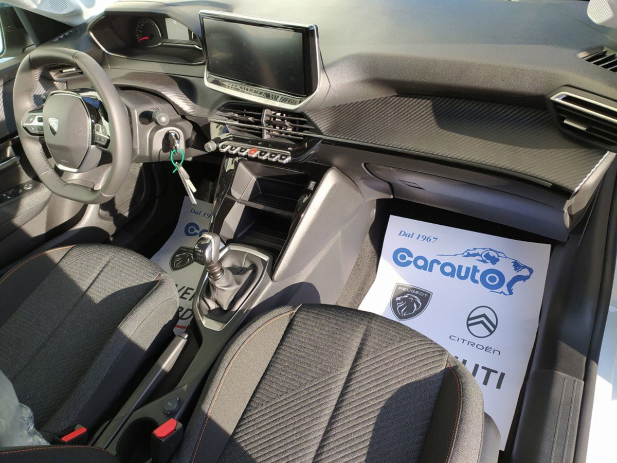 Peugeot 208 1.2 turbo Style 100cv (8)