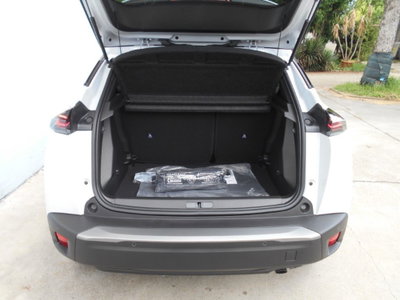 Peugeot 2008 PureTech 100 S&S Allure (10)