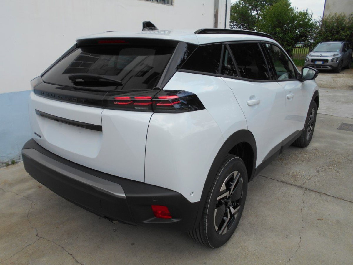 Peugeot 2008 PureTech 100 S&S Allure (11)