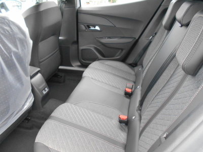 Peugeot 2008 PureTech 100 S&S Allure (13)