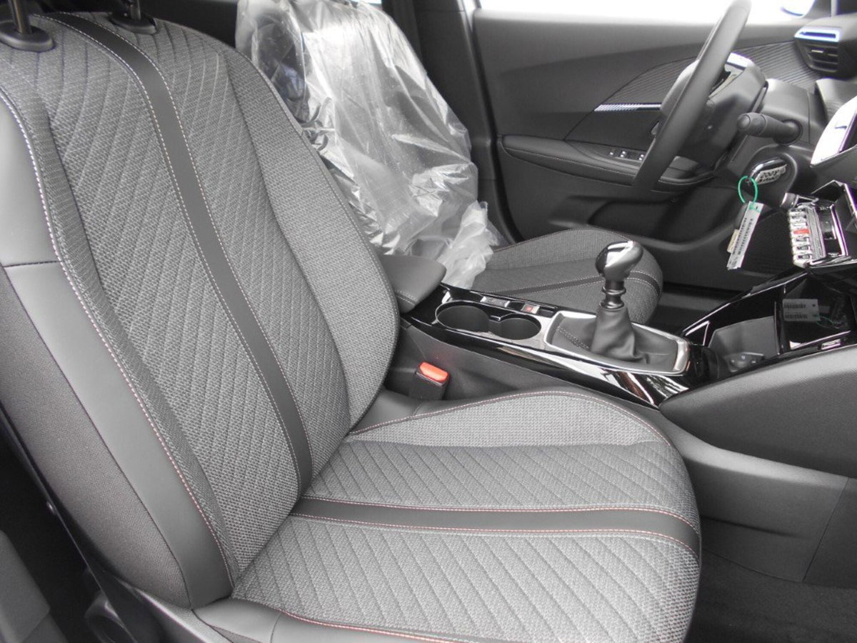 Peugeot 2008 PureTech 100 S&S Allure (6)