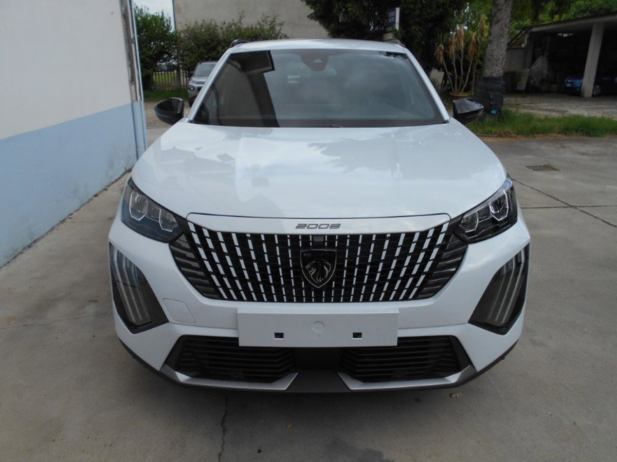 Peugeot 2008 PureTech 100 S&S Allure (7)