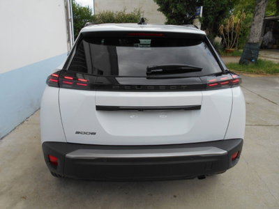 Peugeot 2008 PureTech 100 S&S Allure (9)