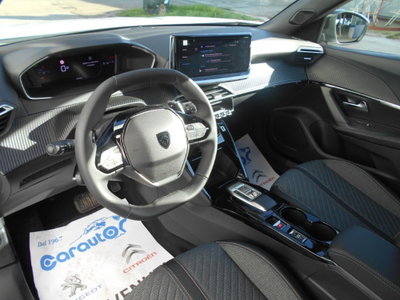 Peugeot 2008 PureTech 130 S&S EAT8 Allure Pack (4)
