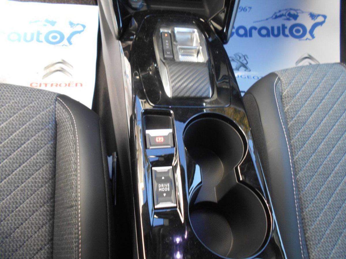 Peugeot 2008 PureTech 130 S&S EAT8 Allure Pack (6)