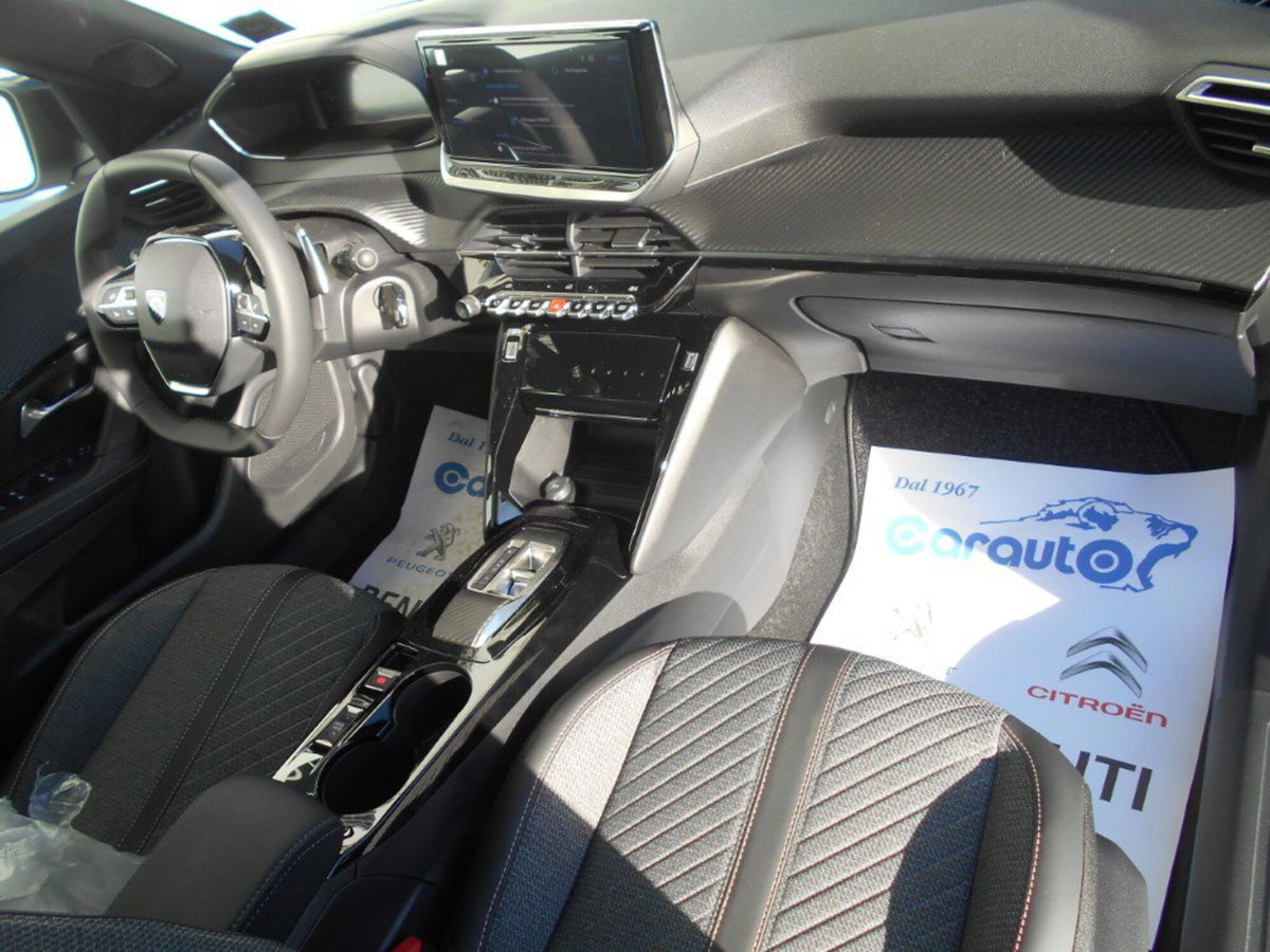 Peugeot 2008 PureTech 130 S&S EAT8 Allure Pack (8)
