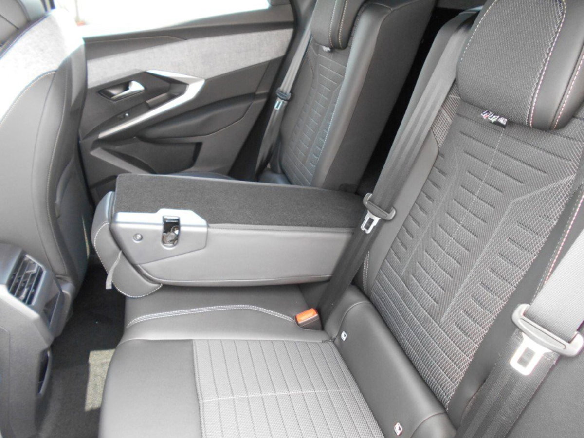 Peugeot 3008 1.2 hybrid Allure 145cv e-dcs6 (10)