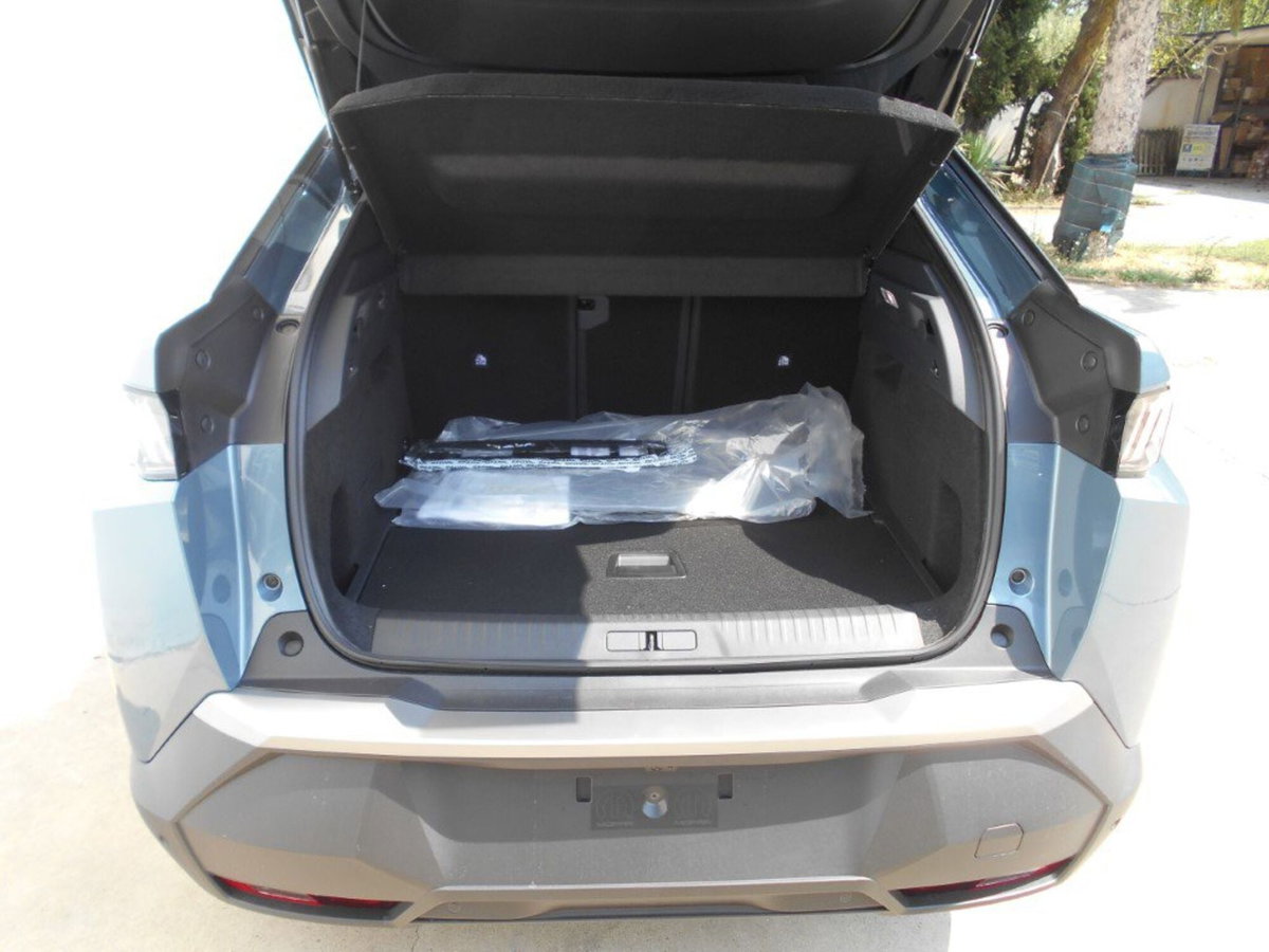 Peugeot 3008 1.2 hybrid Allure 145cv e-dcs6 (12)