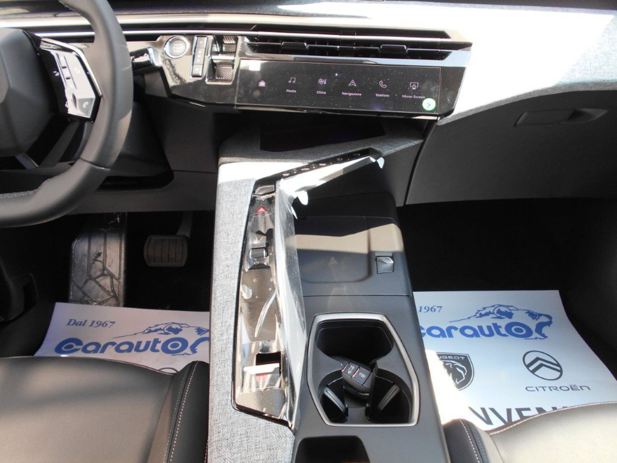 Peugeot 3008 1.2 hybrid Allure 145cv e-dcs6 (18)