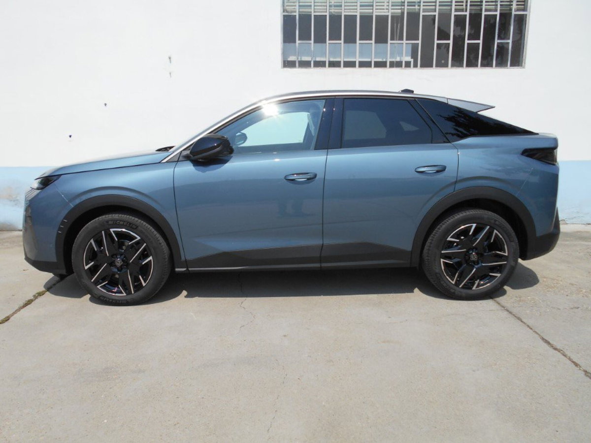 Peugeot 3008 1.2 hybrid Allure 145cv e-dcs6 (9)