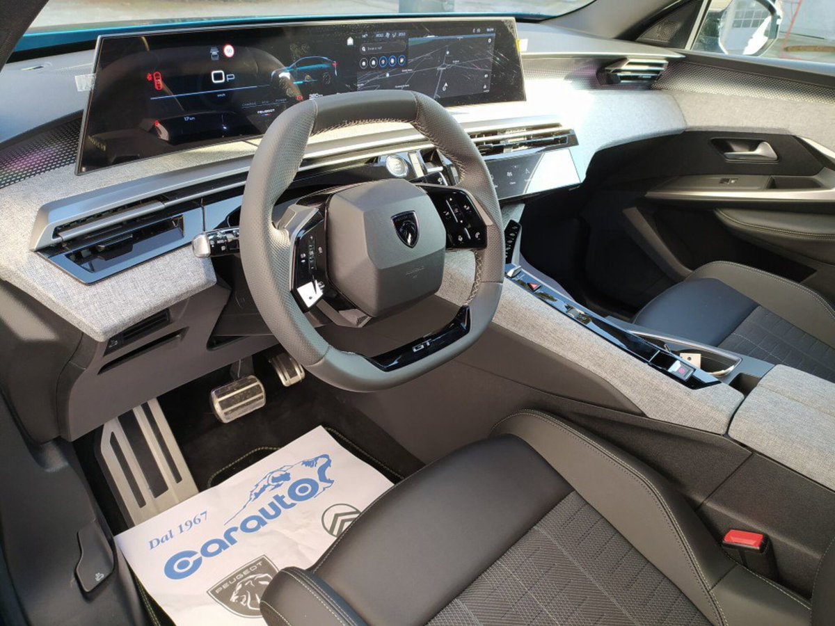 Peugeot 3008 1.2 hybrid GT Exclusive 145cv e-dcs6 (12)