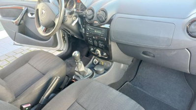 Dacia Duster 1.6 110CV 4x4 Lauréate (10)