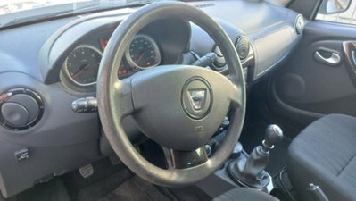 Dacia Duster 1.6 110CV 4x4 Lauréate (11)