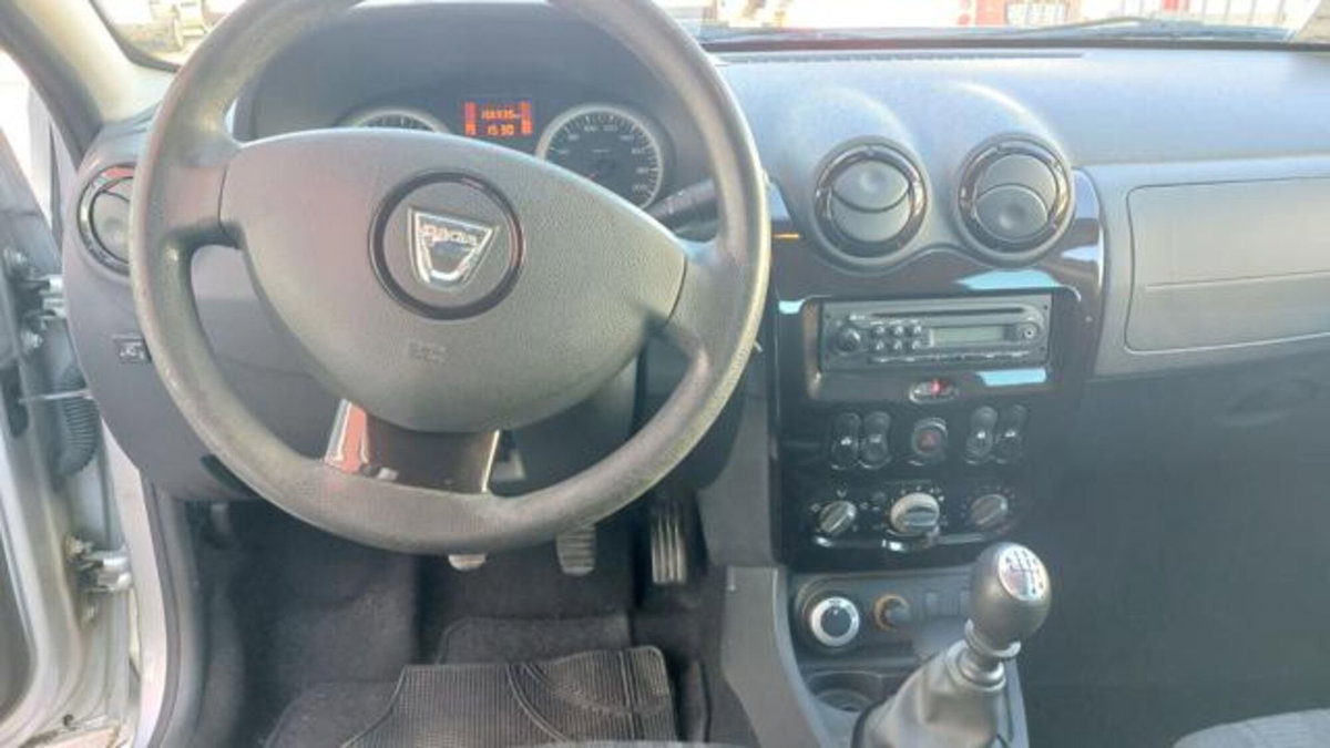 Dacia Duster 1.6 110CV 4x4 Lauréate (12)