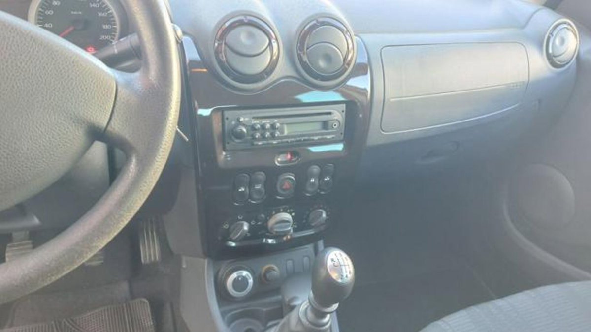 Dacia Duster 1.6 110CV 4x4 Lauréate (13)