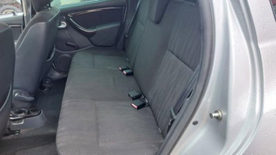 Dacia Duster 1.6 110CV 4x4 Lauréate (8)
