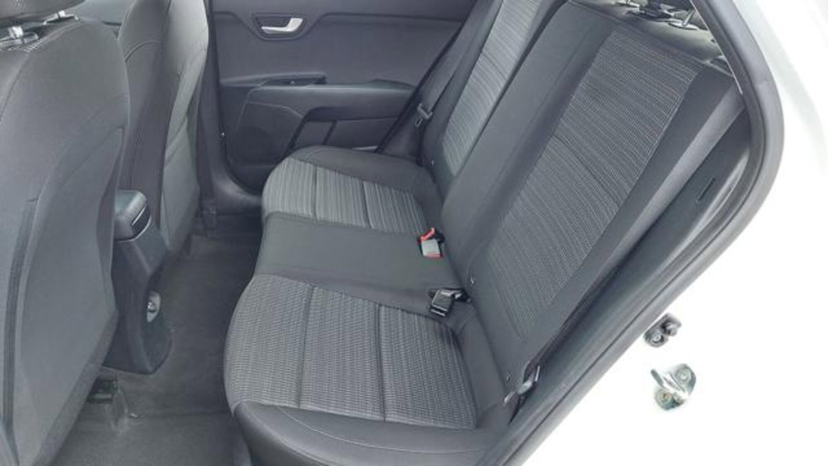 Kia Stonic 1.2 DPI Style (16)