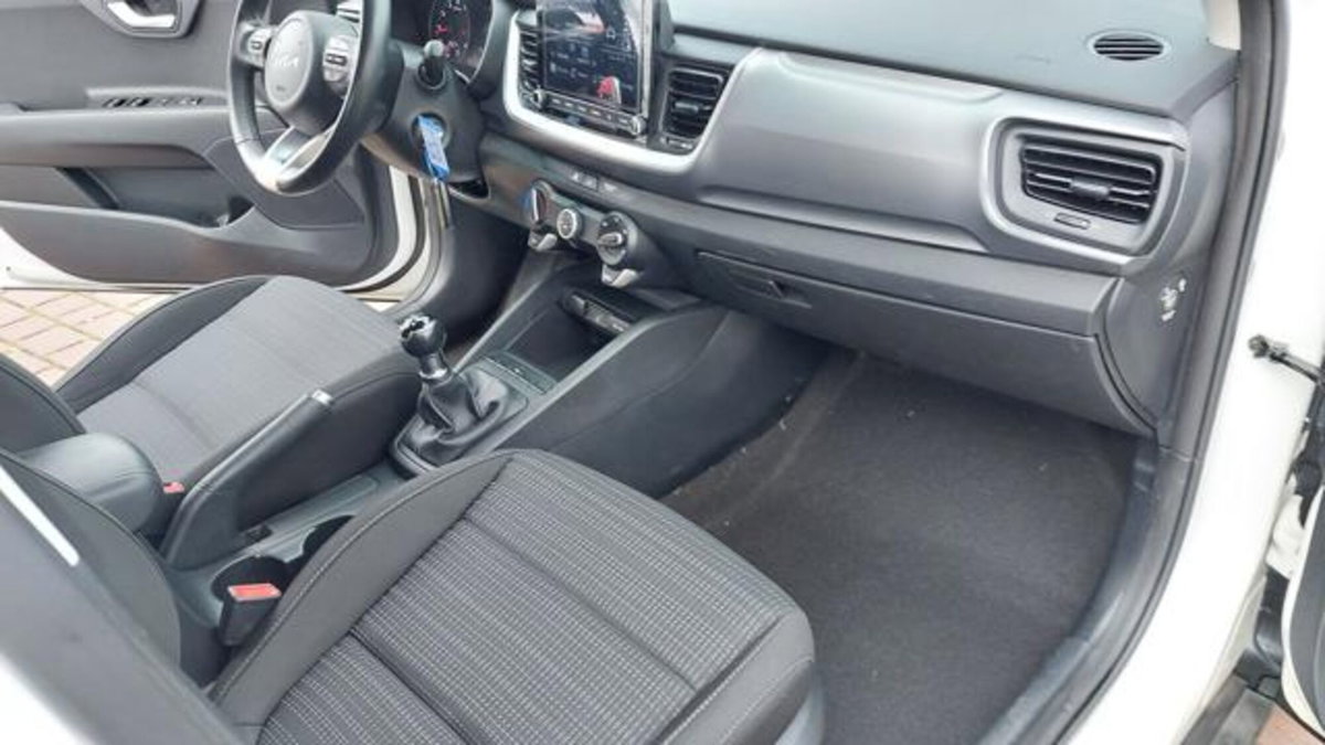 Kia Stonic 1.2 DPI Style (18)