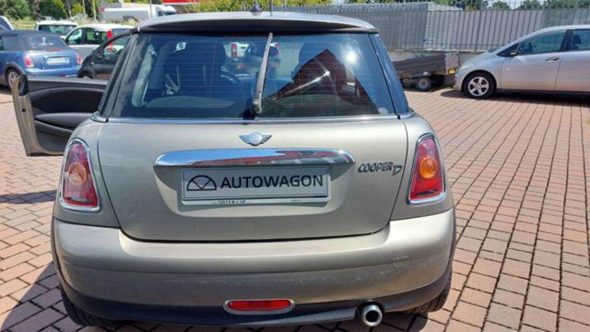 MINI Mini 1.6 16V Cooper D (13)