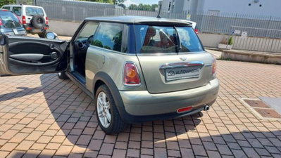 MINI Mini 1.6 16V Cooper D (17)