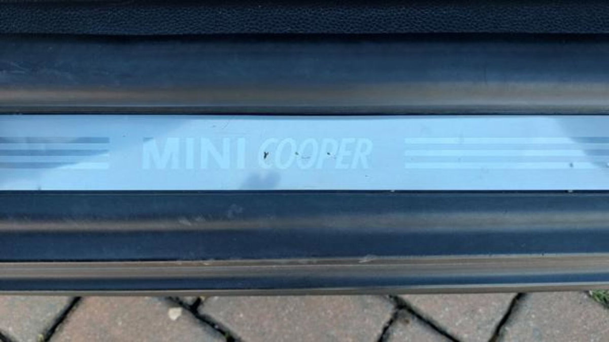 MINI Mini 1.6 16V Cooper D (20)