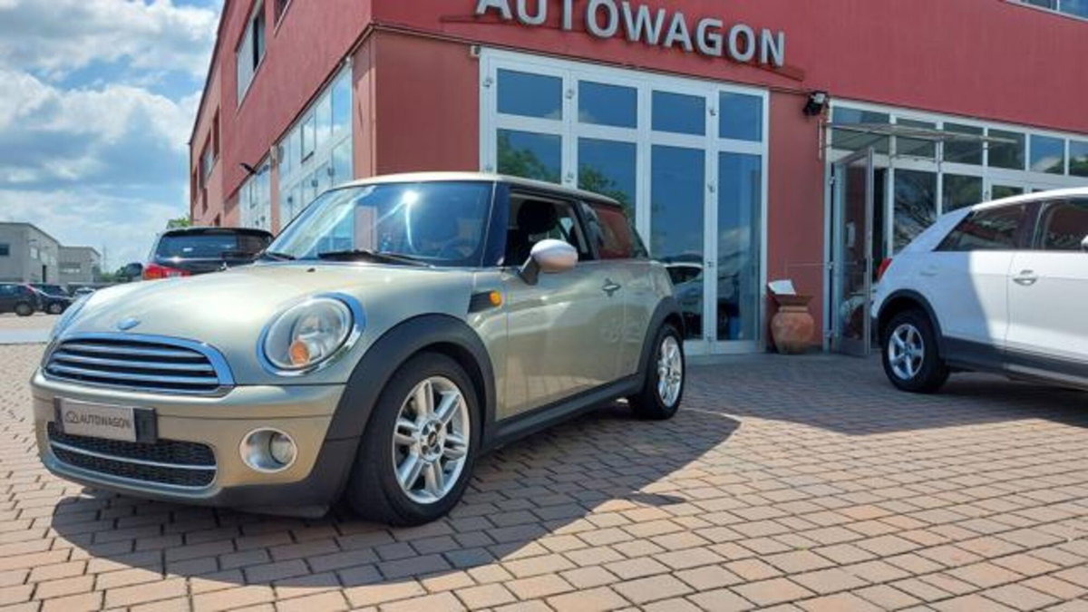 MINI Mini 1.6 16V Cooper D (3)