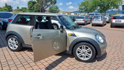 MINI Mini 1.6 16V Cooper D (4)