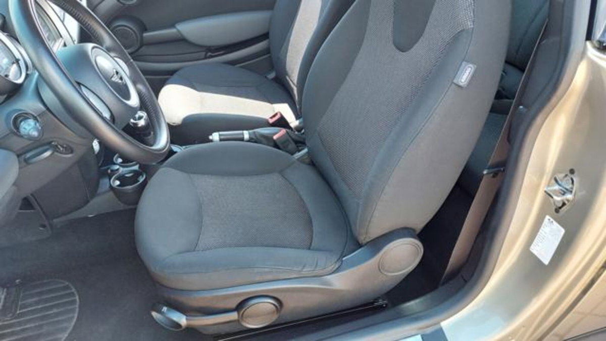 MINI Mini 1.6 16V Cooper D (8)