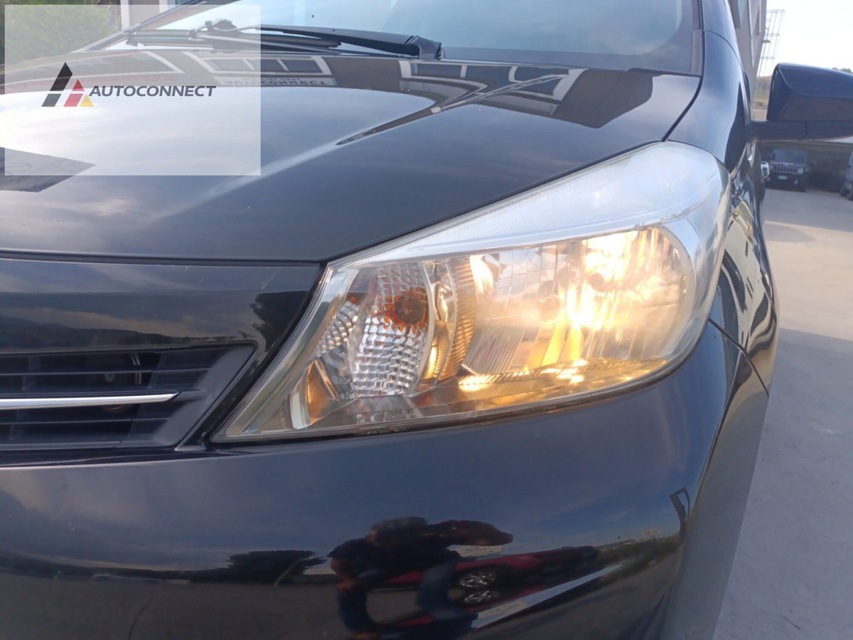 Toyota Yaris 1.0 5 porte Lounge (10)
