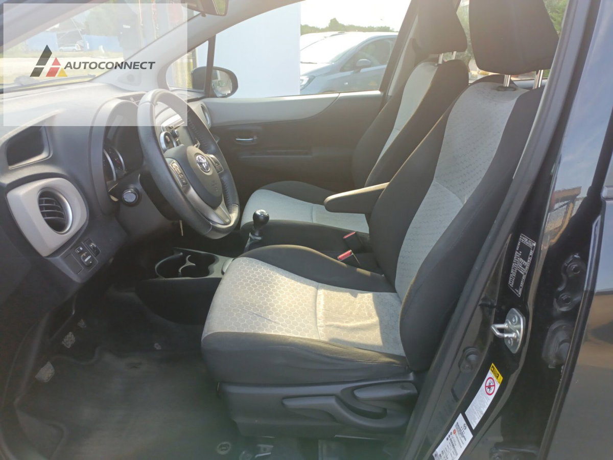 Toyota Yaris 1.0 5 porte Lounge (18)