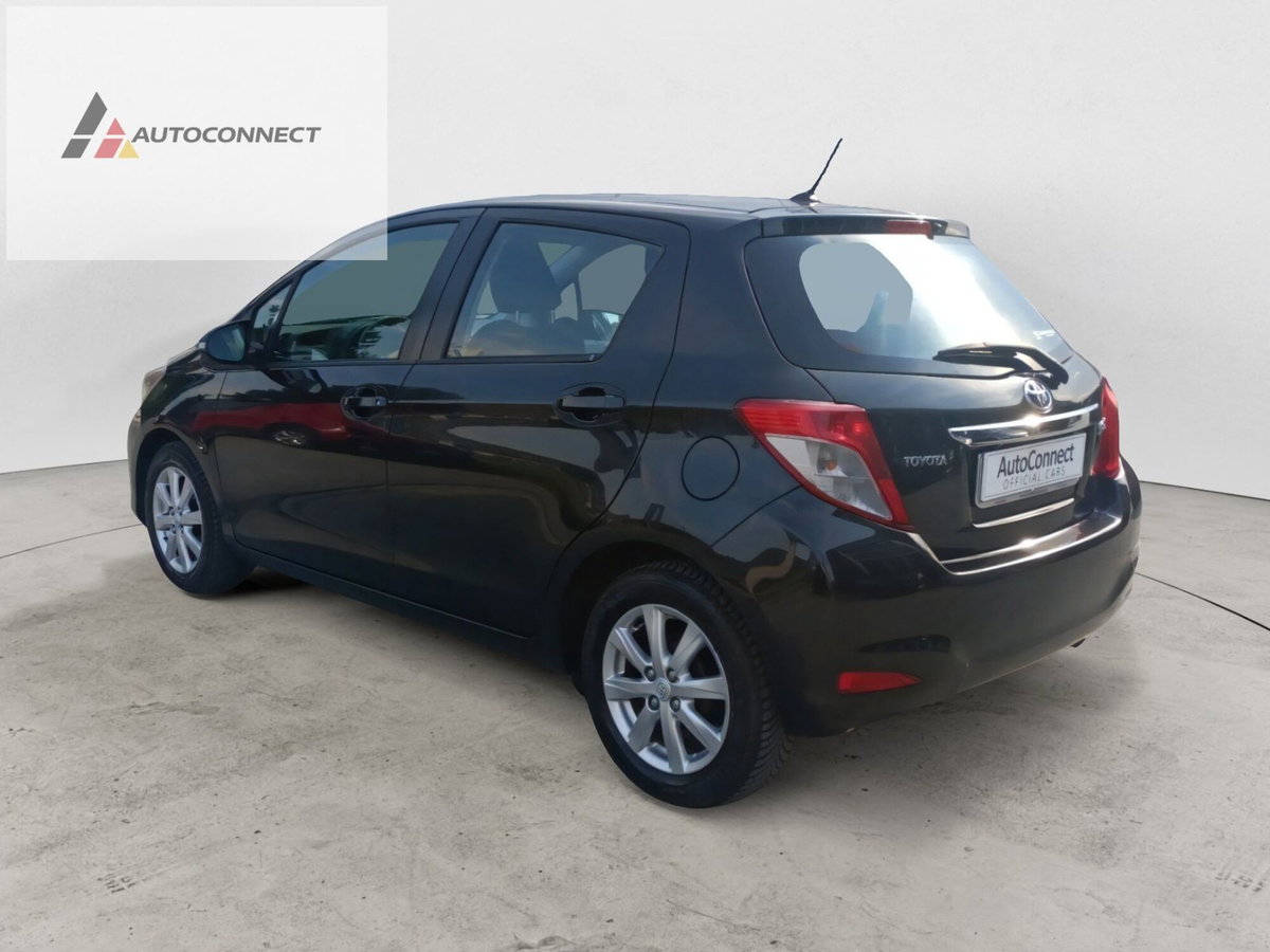 Toyota Yaris 1.0 5 porte Lounge (4)