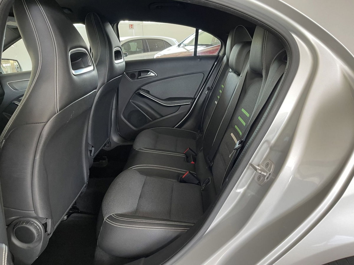 Mercedes-Benz Classe A 160 d Automatic Executive (11)