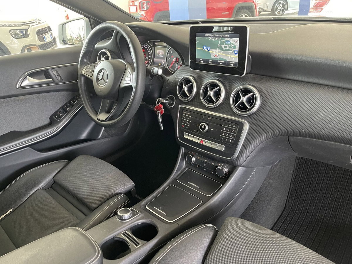 Mercedes-Benz Classe A 160 d Automatic Executive (13)