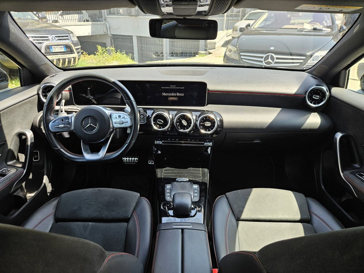 Mercedes-Benz Classe A Sedan 180 d Automatic 4p. Premium (10)