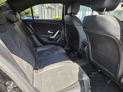 Mercedes-Benz Classe A Sedan 180 d Automatic 4p. Premium (12)