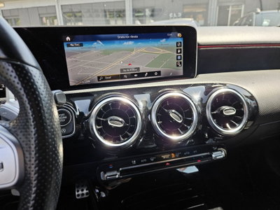 Mercedes-Benz Classe A Sedan 180 d Automatic 4p. Premium (14)