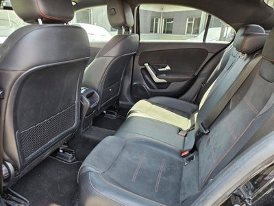 Mercedes-Benz Classe A Sedan 180 d Automatic 4p. Premium (9)