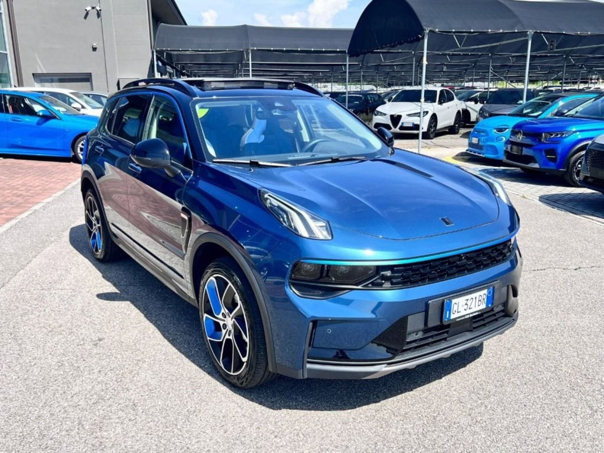 Lynk & Co 01 01 1.5 td phev (2)