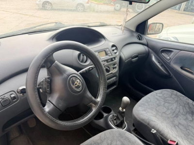Toyota Yaris 16V cat 3 porte (2)