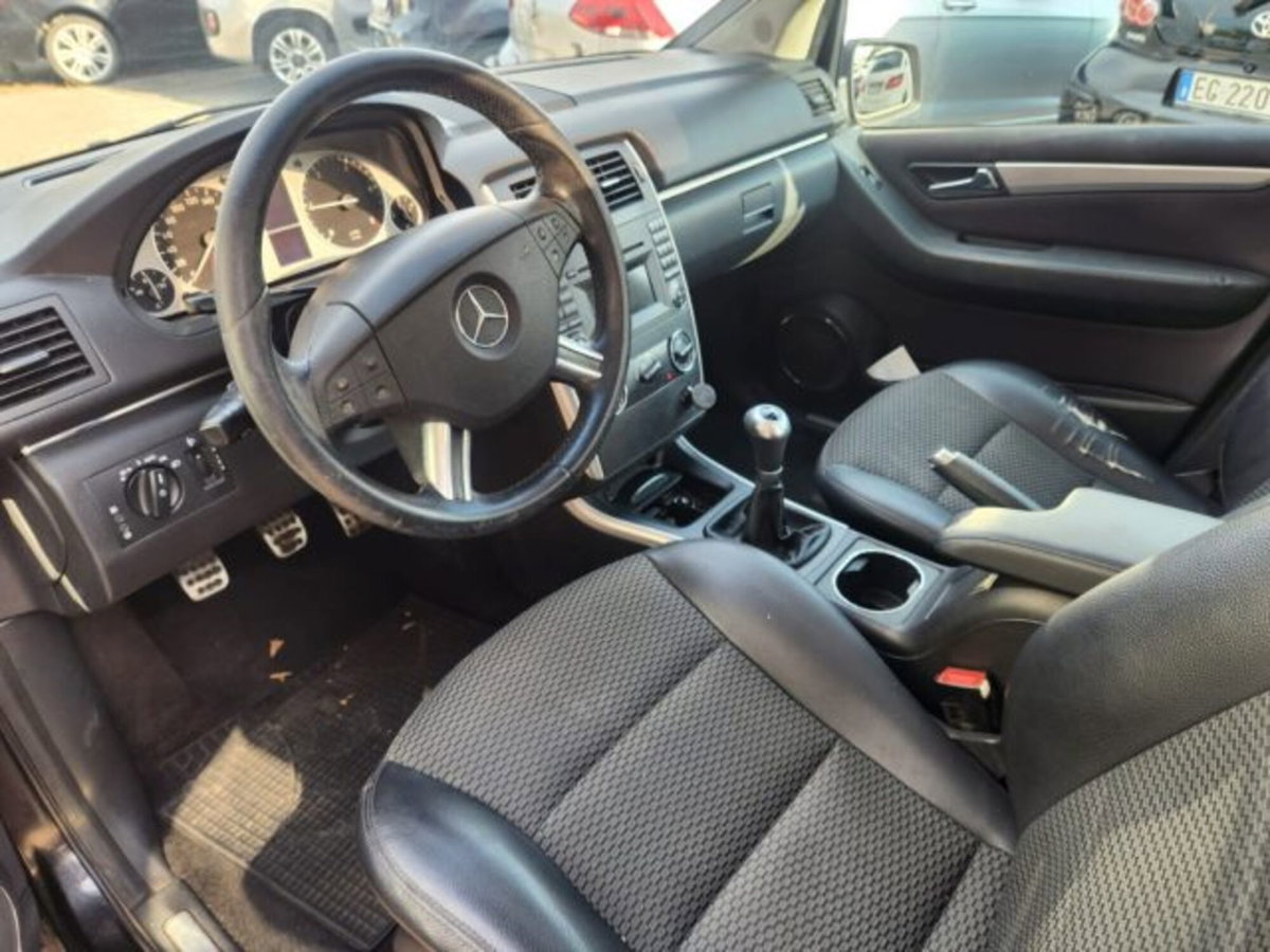 Mercedes-Benz Classe B 180 CDI Sport (10)