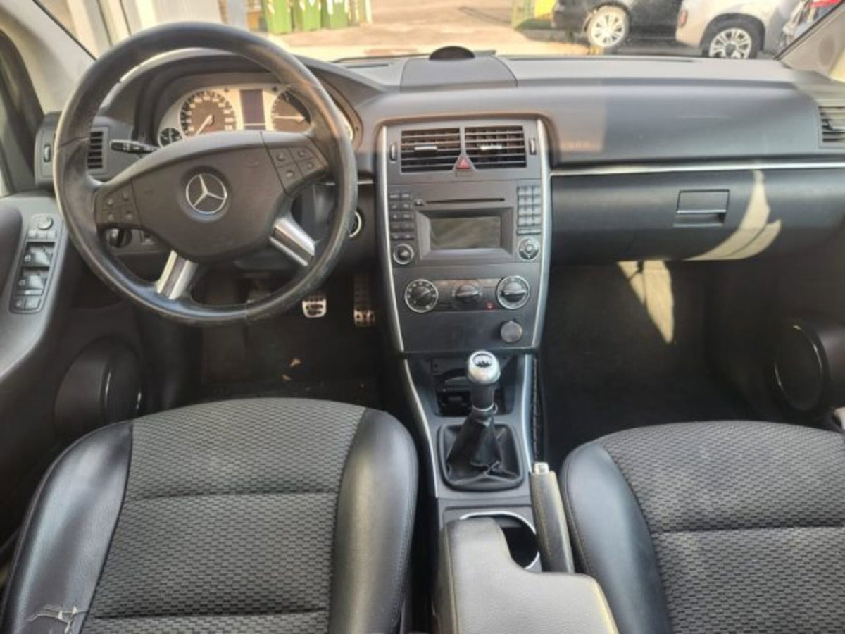 Mercedes-Benz Classe B 180 CDI Sport (12)