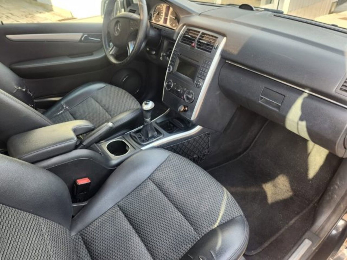 Mercedes-Benz Classe B 180 CDI Sport (17)