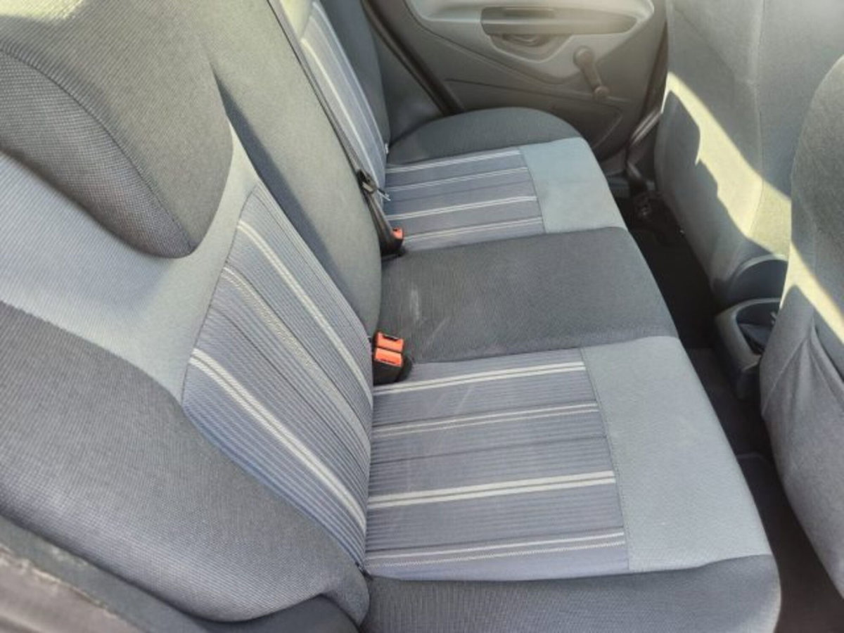 Ford Fiesta 1.4 5 porte Bz.- GPL Titanium (14)