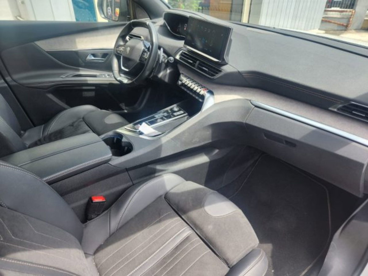 Peugeot 3008 1.2 hybrid GT Exclusive 145cv e-dcs6 (14)