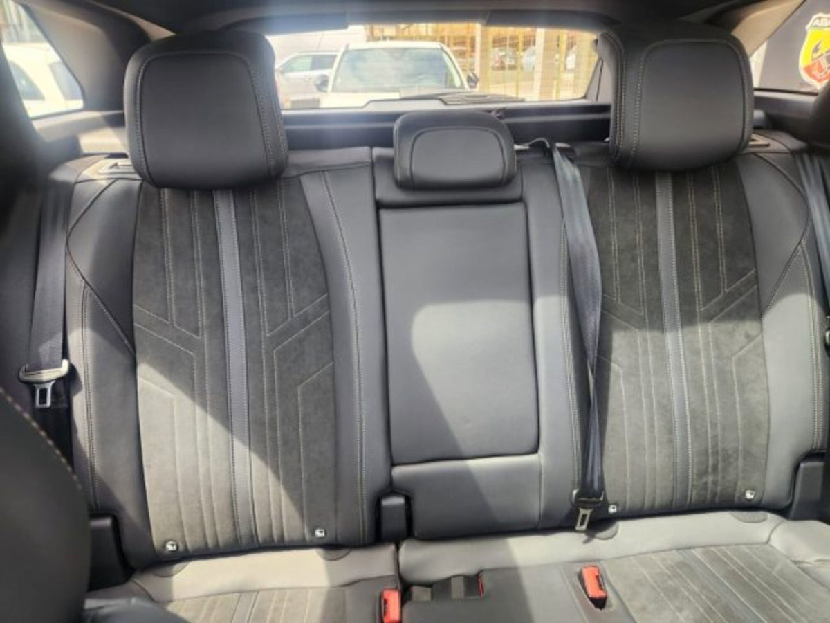 Peugeot 3008 1.2 hybrid GT Exclusive 145cv e-dcs6 (16)