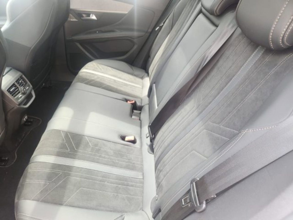 Peugeot 3008 1.2 hybrid GT Exclusive 145cv e-dcs6 (18)