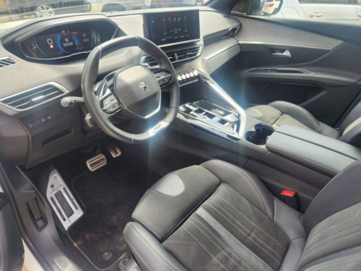 Peugeot 3008 1.2 hybrid GT Exclusive 145cv e-dcs6 (9)