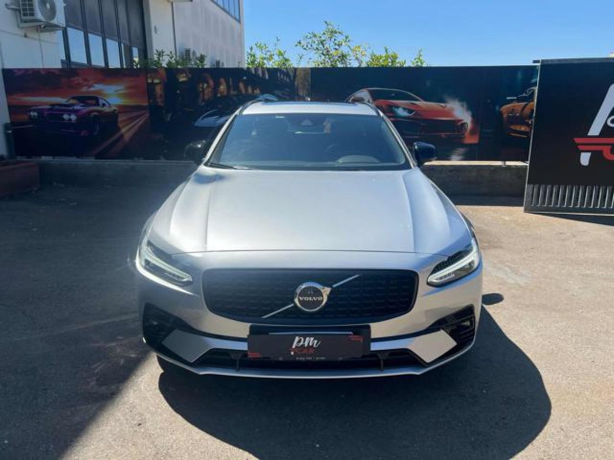 Volvo V90 B4 Geartronic R-design (2)