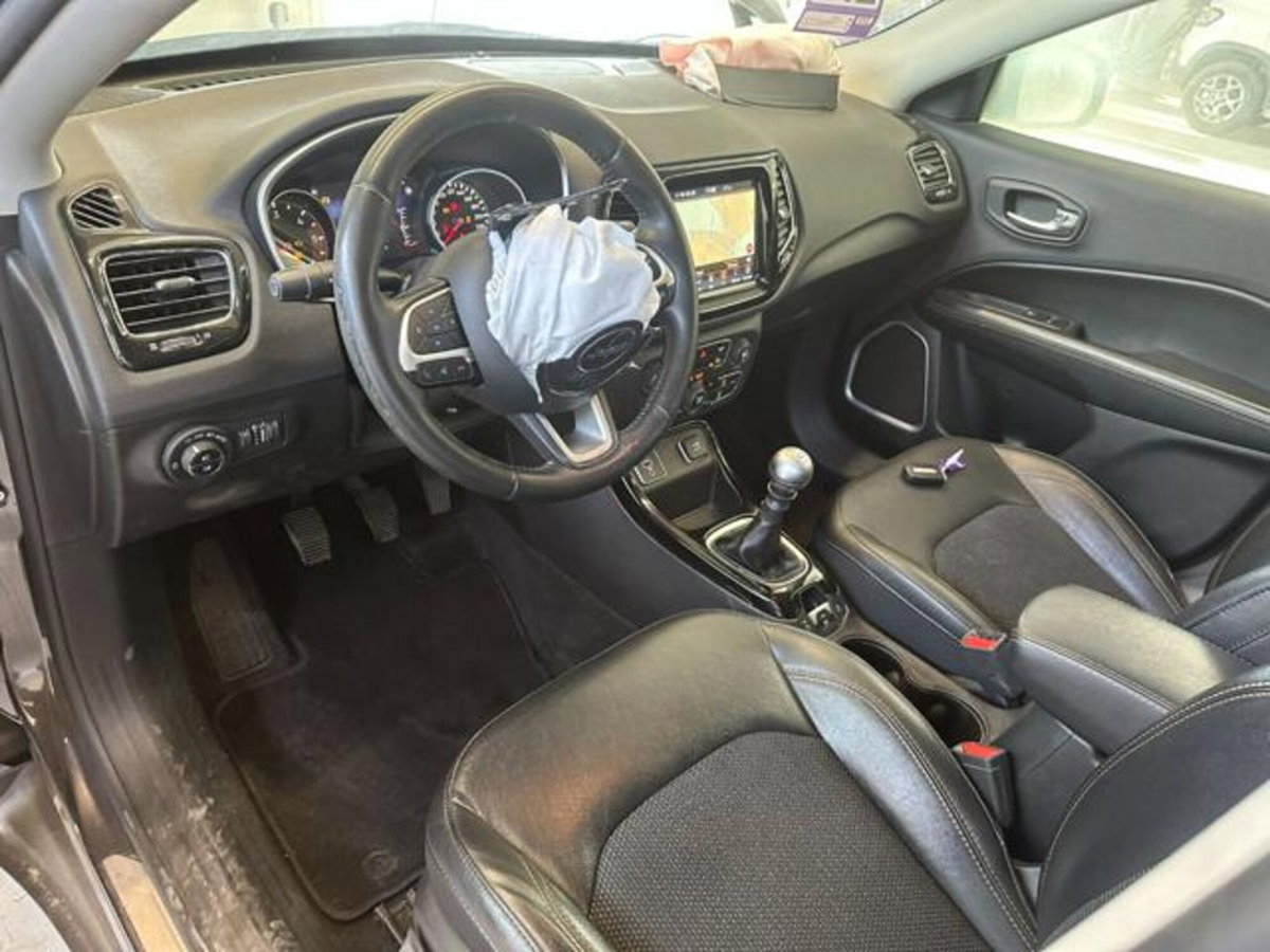 Jeep Compass 1.6 Multijet II 2WD Limited (13)